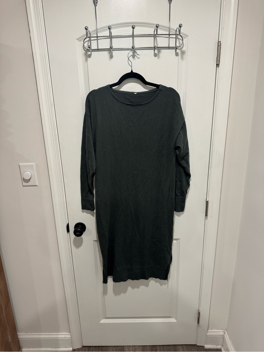 Classic Crewneck Midi Dress in Dark Green